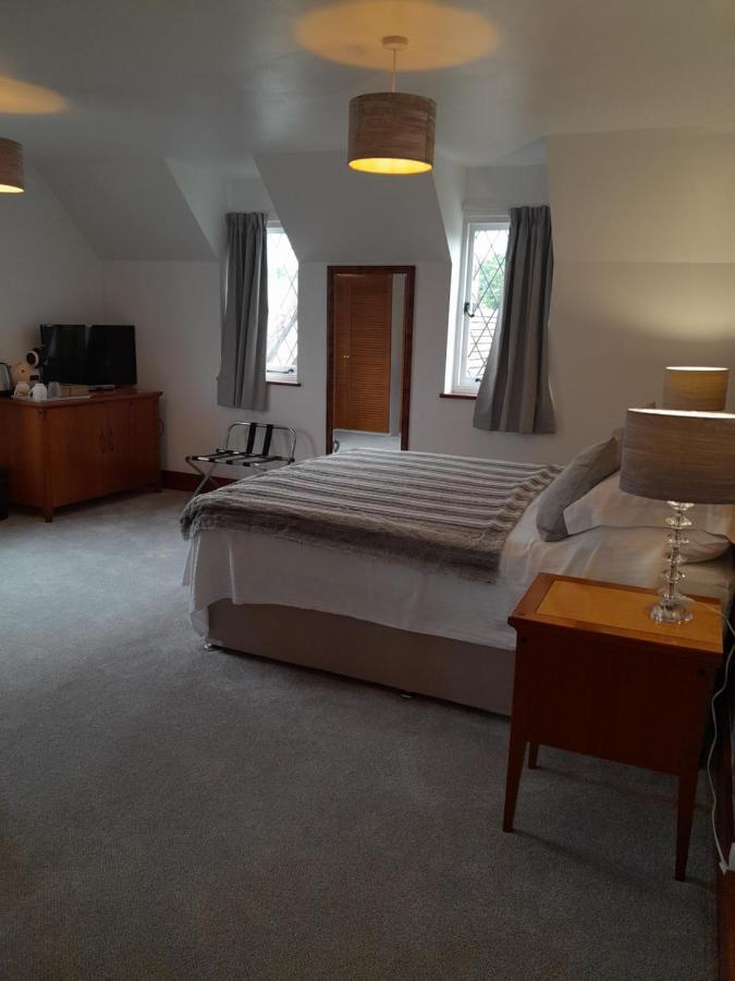 Sadlers Guest House 오킹엄 외부 사진