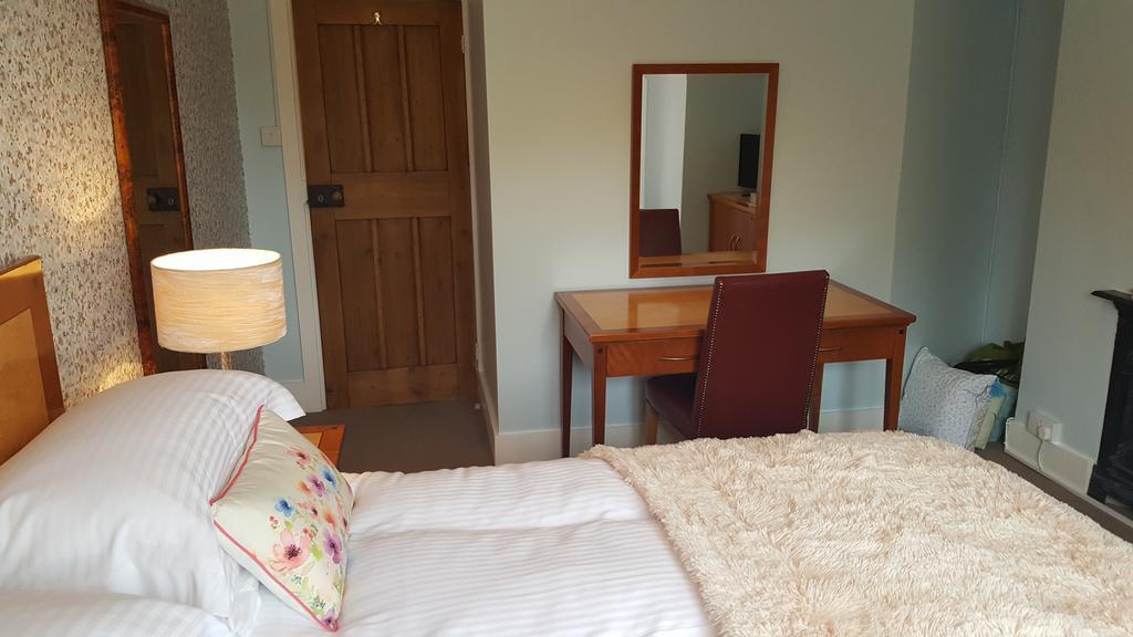 Sadlers Guest House 오킹엄 외부 사진