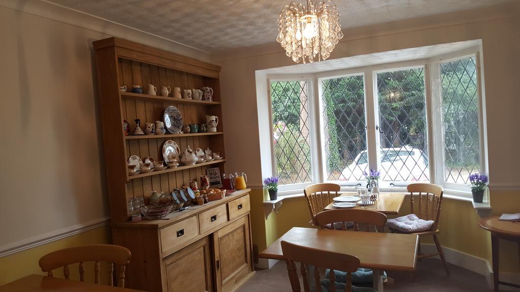 Sadlers Guest House 오킹엄 외부 사진
