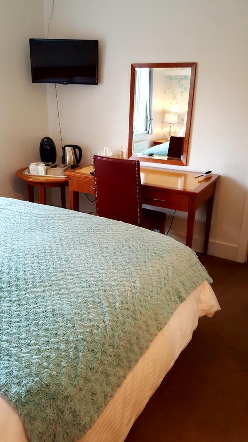 Sadlers Guest House 오킹엄 외부 사진